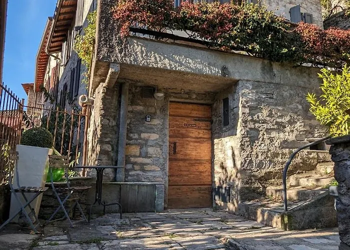 La Ca' Nel Borgo Дом отдыха Мольтрасио